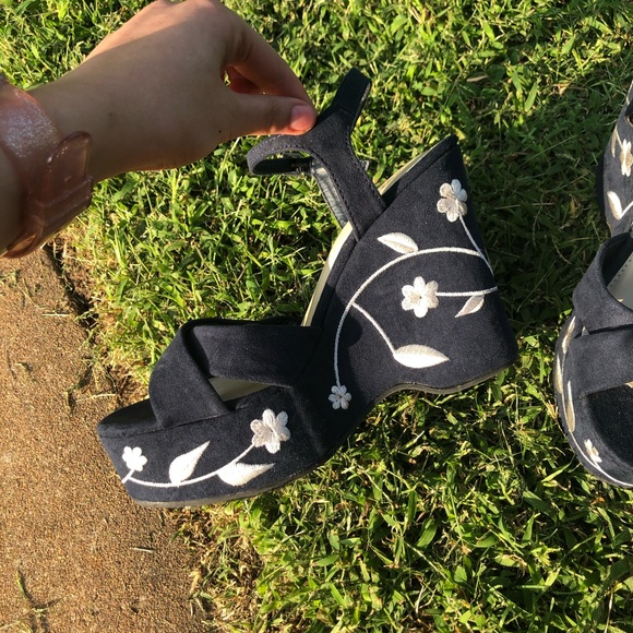 NWOT platform heels wedges - Picture 7 of 12